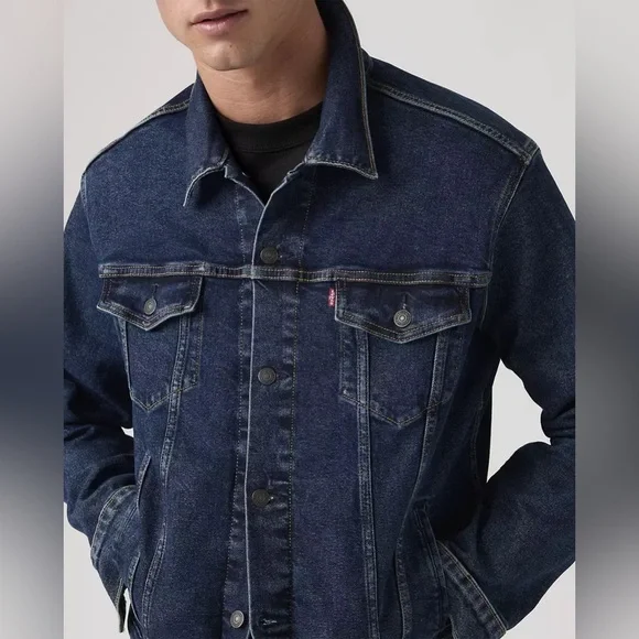 BRAND NEW Levi Denim Truck Jacket in Medium